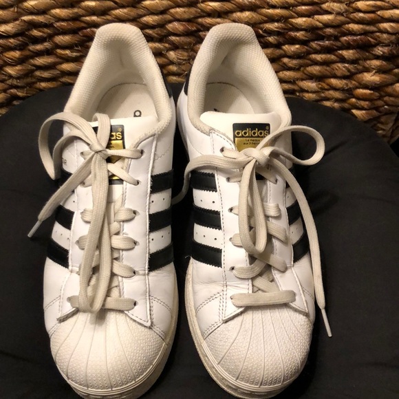 Adidas superstar Men's size 7women's 8.5 Adidas superstar Men's size 7women's 8.5